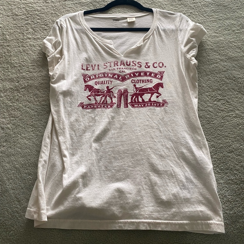 Levi’s women’s white tshirt size large